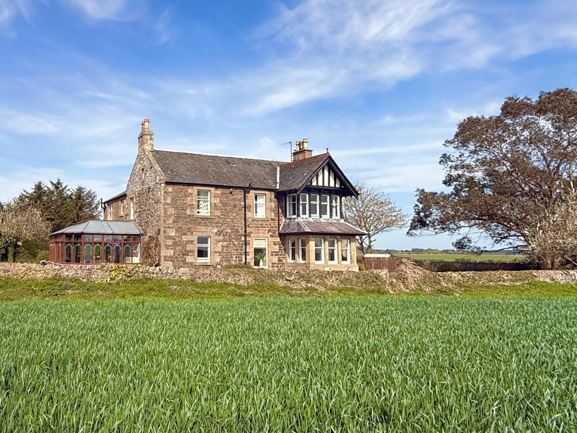 Vicarsford Farmhouse With Hot Tub Leuchars Dış mekan fotoğraf