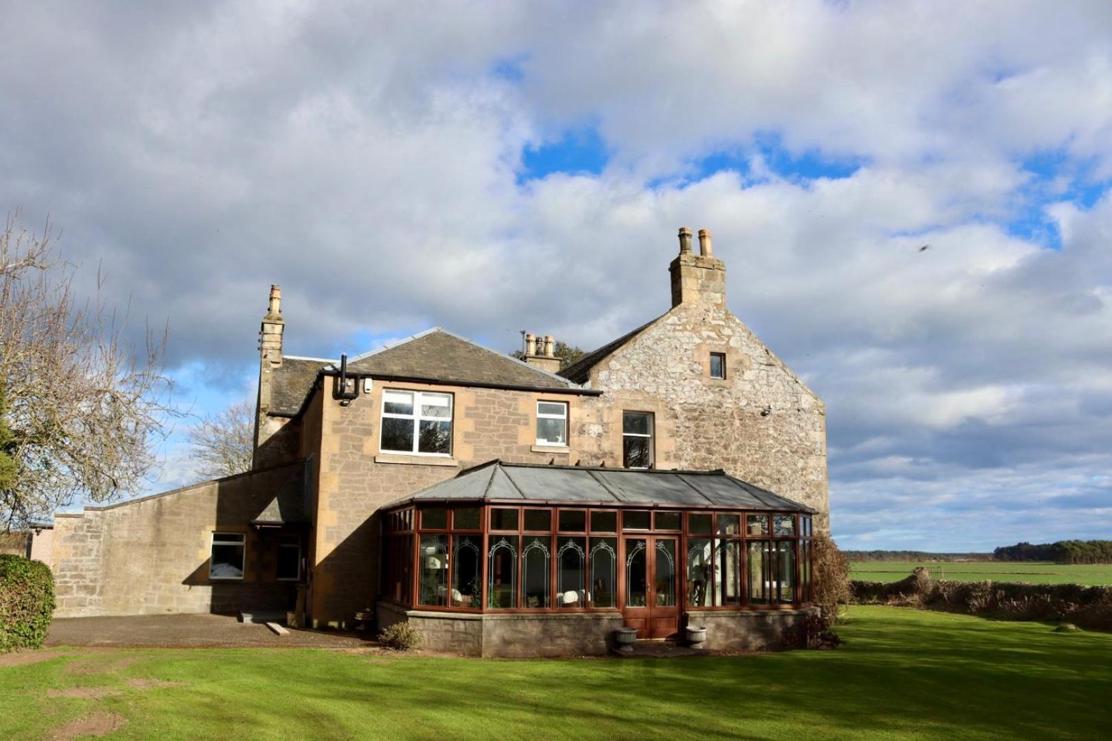 Vicarsford Farmhouse With Hot Tub Leuchars Dış mekan fotoğraf